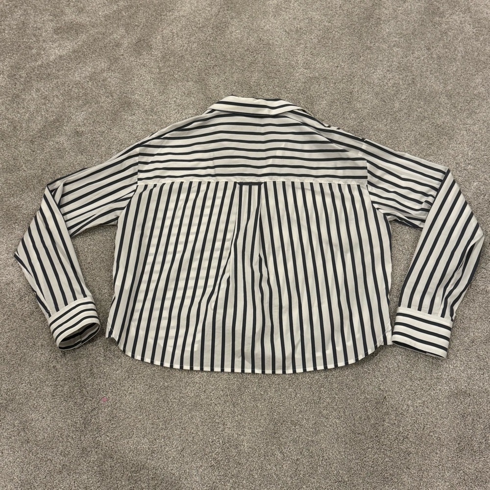 Veronica Beard Aderes Striped Button Down Shirt in Marine/Off-White size 6 EUC - Picture 5 of 10